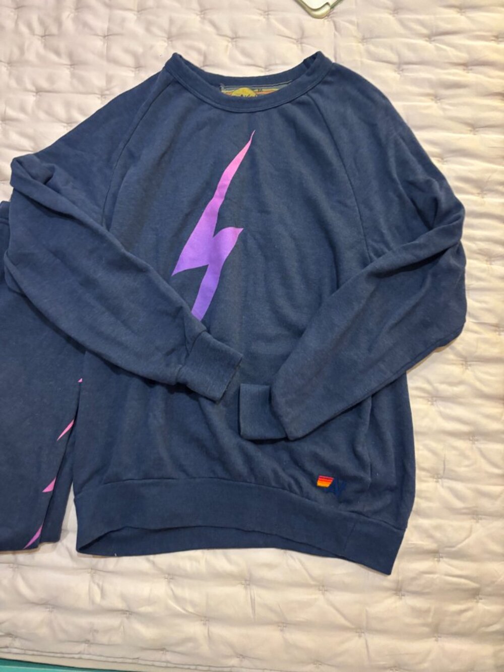 Available nation Navy lightning bolt with pink-purple lightning bolt set - Picture 2 of 4